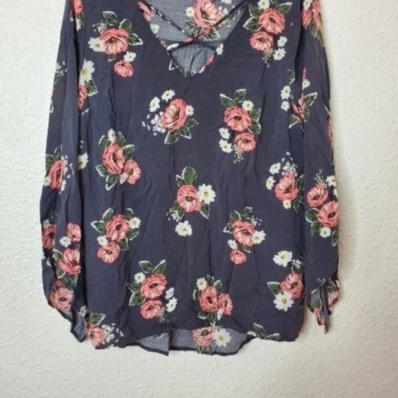 Torrid Floral Print Challis Cross Front Blouse - Picture 7 of 8